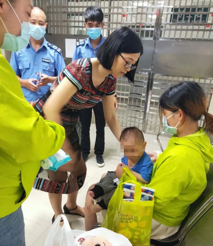 [北海市]广西一婴儿30°C仍穿棉袄：部分皮肤溃烂，母亲确诊精神病