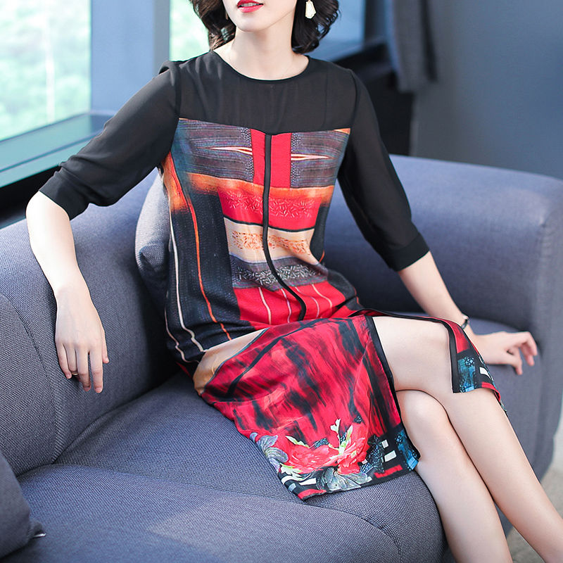 香港回来的小姨N会穿!比真丝舒服，比旗袍还高贵的裙子，美极了