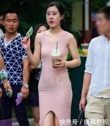 『美女』美女街拍:时尚靓丽的小姐姐,穿搭打底裤,质感十足!