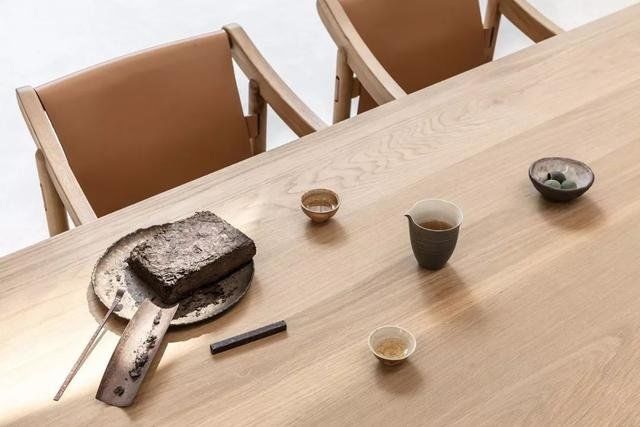 万有引力：光、空气、水，温润质朴的和谐之音