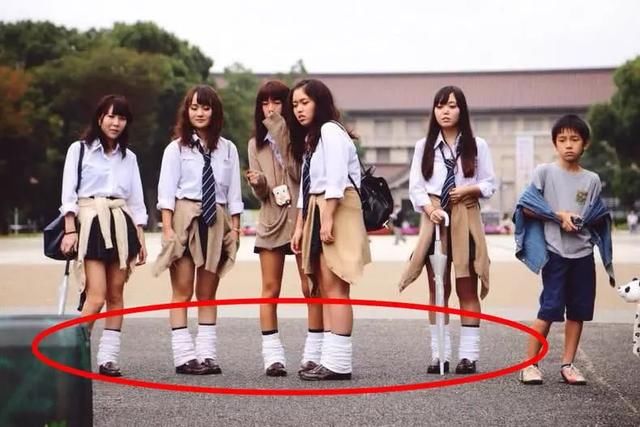 日本女生穿的袜子叫什么？为什么一年四季都在穿
