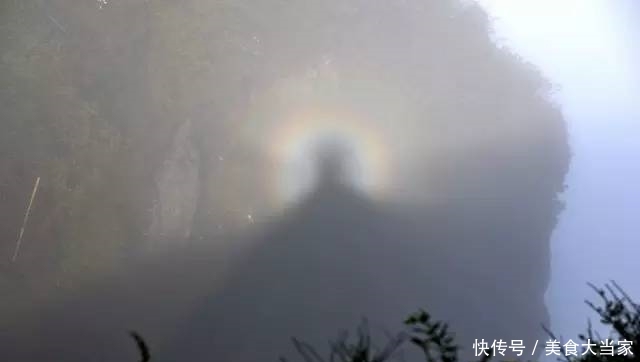 震撼！近日峨眉山惊现奇观，难得一见！