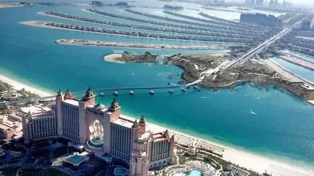 中国这么大占地还不够?填海造岛被称为东方迪拜,网友:多此一举