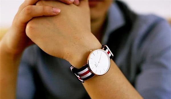 世界最节约国家，有钱也不买豪车，我国游客在那里吃饭容易被罚款