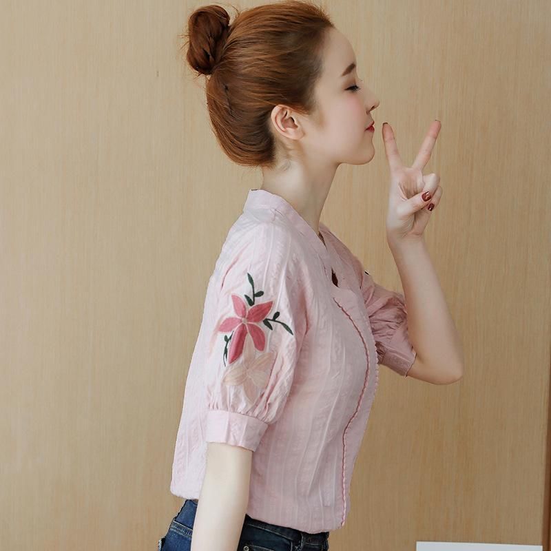 女人过45岁别穿短裤了，丑!学学下面大姐，嫩减21岁美炸天