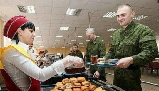 伙食就是战斗力！军队伙食究竟如何？五国对比差距显著