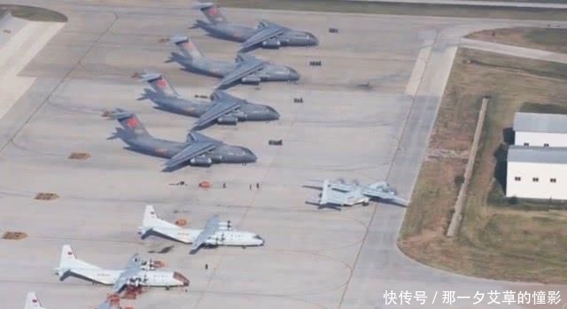 『运输机』8机新照：俯瞰运-20与运-9同框，2型运输机大小是一目了然