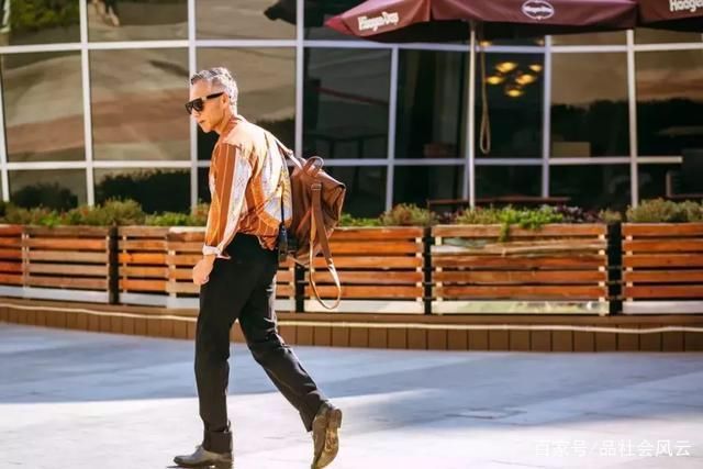 六旬中国大爷一夜爆红米兰时装秀，圈粉无数，秒杀网红小鲜肉