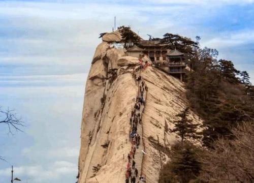 网评国内值得去的5座大山，华山、黄山上榜！你征服过几座了？