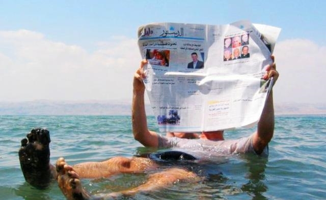 世界最低的湖泊,人们能在海面漂浮却禁止游泳,被称作世界的肚脐