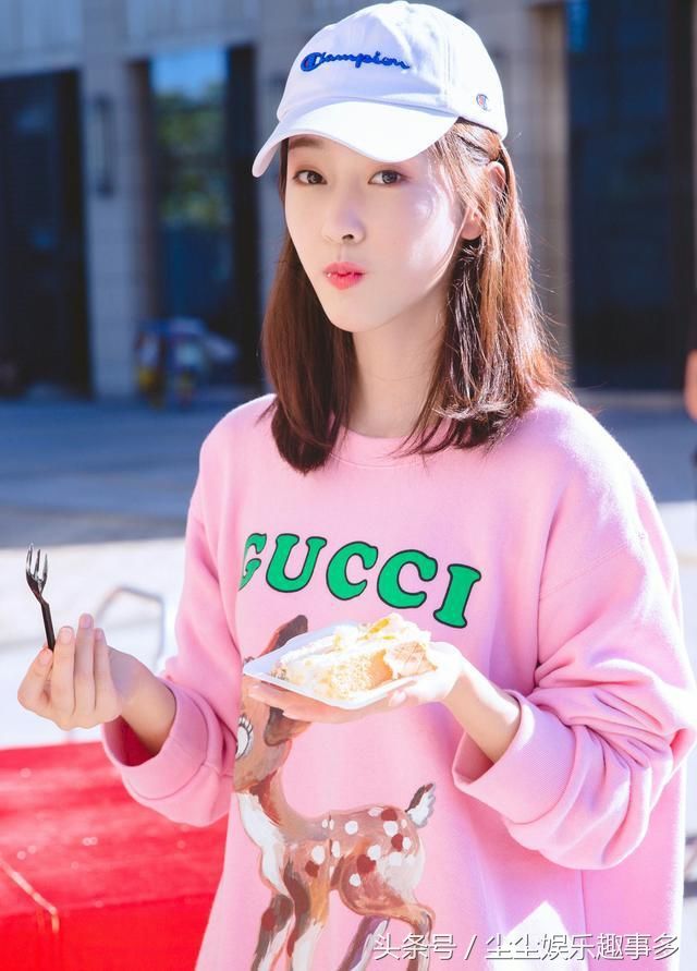 古典秀美女孩宣璐，清新淡雅的气质百里挑一!