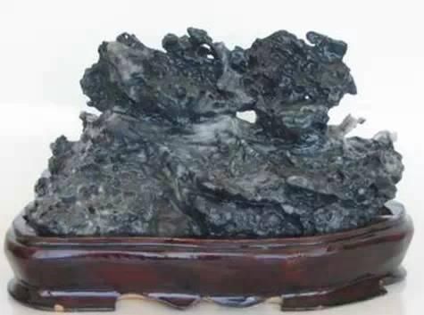 新疆捡石头的最美季节到了，这17个寻宝的地方你知道吗？