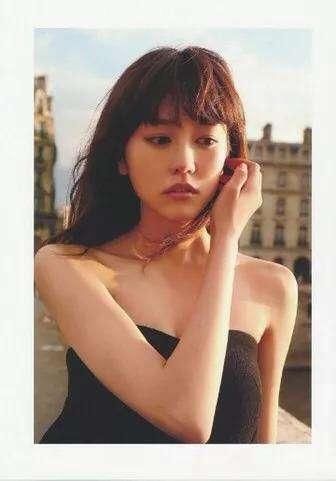 都说热巴和郭碧婷这个新发型很蠢，但模仿的人却前仆后继！