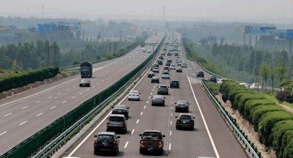  口诀|除了“让速不让道”，开车还有这口诀，关键时起大作用，司