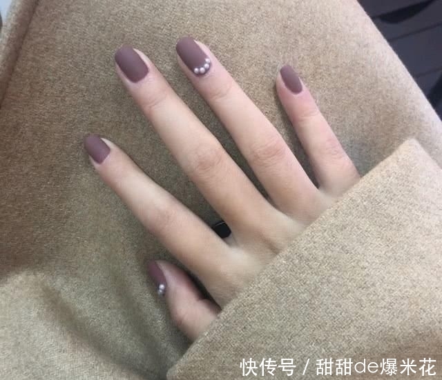  『感觉』春天你做美甲了吗？这几款“仙气逼人的美甲”，让你变得更漂亮