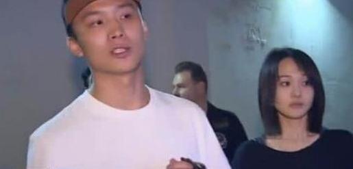 男星张恒回应与郑爽恋情，正版：爱了9年的姑娘，给她买条裙子穿