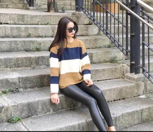 靓丽女神穿搭皮裤,拉长双腿长度,特别美艳!