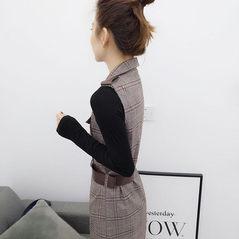 小姨来我家，穿的外套真好看，原来今年流行这样的，时髦美爆了