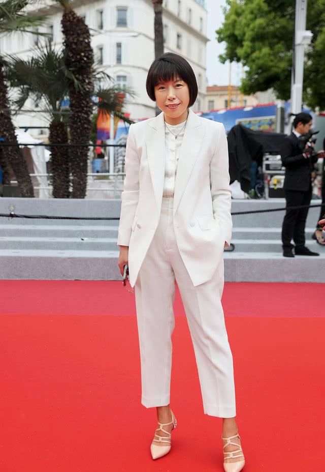  『女士』高跟鞋子气场穿衣搭配，让女士看起来更有女人气质