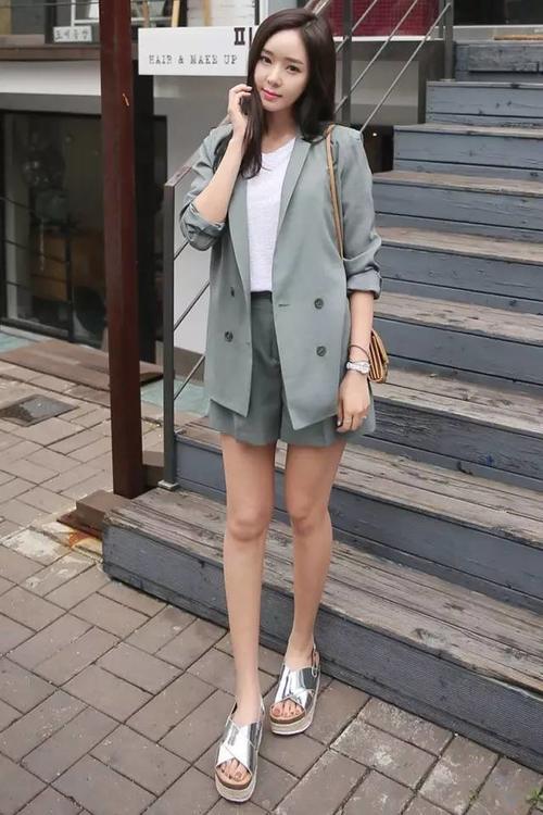 今年短裤穿的太紧，你就输了！