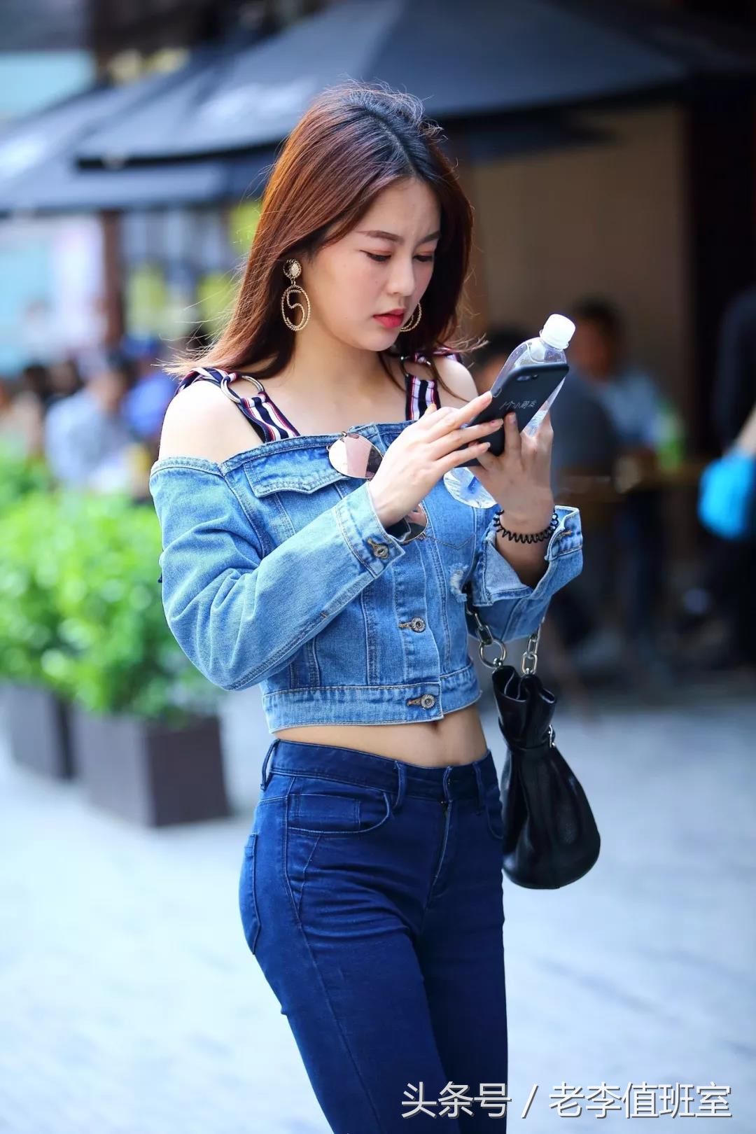 街拍:婀娜小蛮珠圆玉润的窈窕气质性感美女