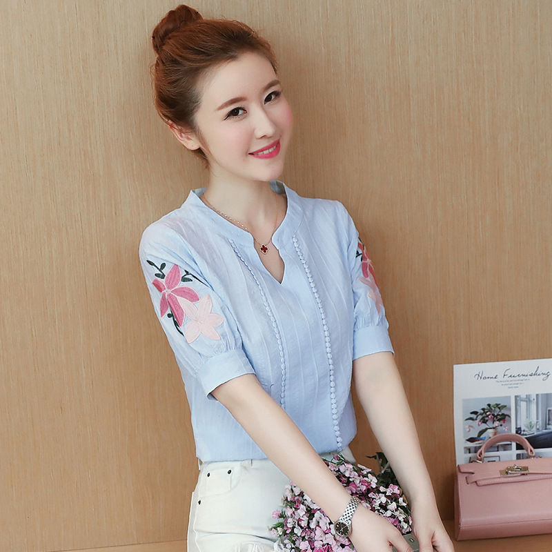 外出游玩穿裙子不方便!试试这样的小衫+棉麻裤，清凉透气超嫩美