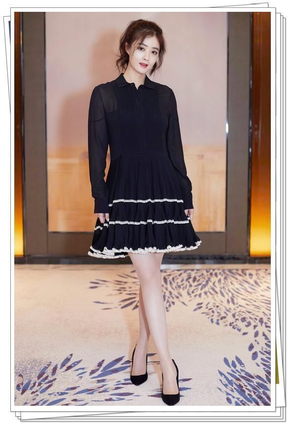 蒋欣是腿粗买不到短裤了？这牛仔短裤长度尴尬，一看就是长裤改的