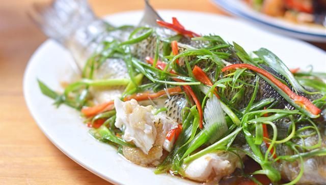  新鲜的鱼@做清蒸鱼，不要直接上锅，多加“1步”，鱼肉鲜嫩多汁，还没腥味