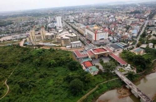  「相形见绌」中国这两座小城与越南隔河相望，城建让对岸的越南