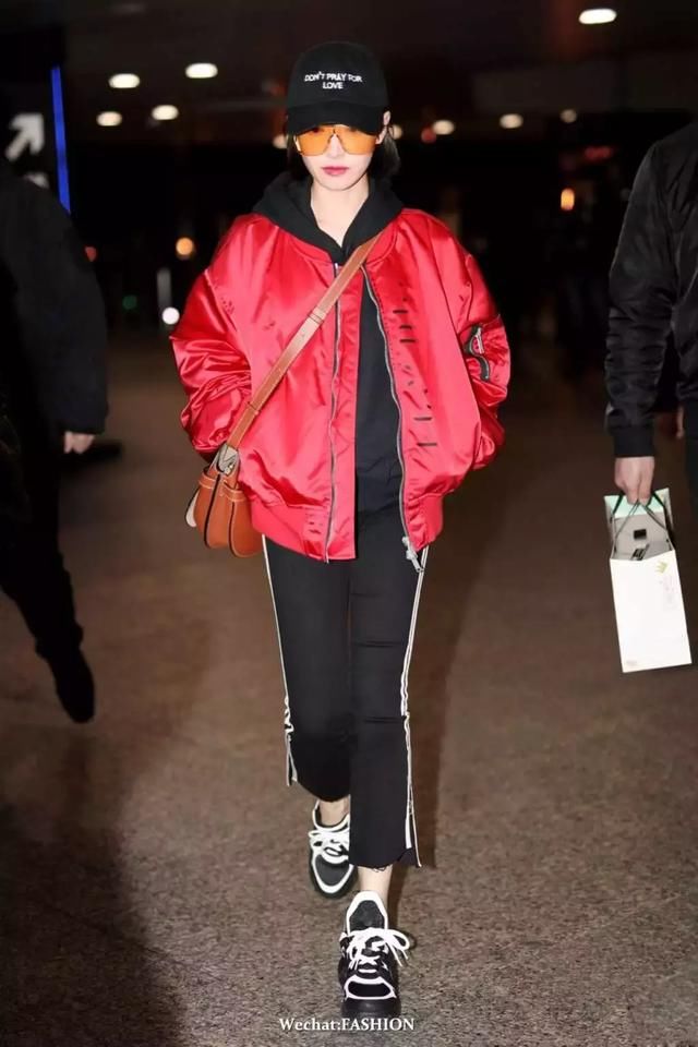 一夜间，这么丑的鞋刷爆时尚圈！