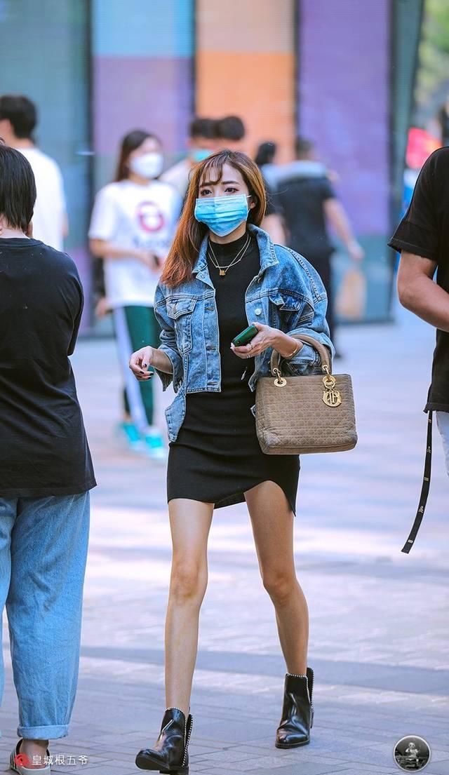些新■街拍:追寻时尚一定不要临时抱佛脚,一定要从平时就开始积累起