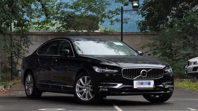  [豪车]搭2.0T发动机，起步254马力，不输奔驰的良心豪车，28万起售