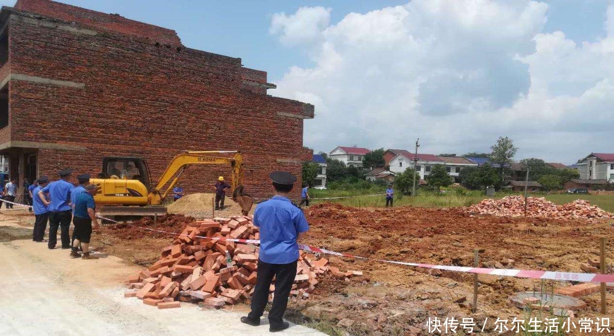  农村■农村盖房子也算白盖这是为什么？农民注意了