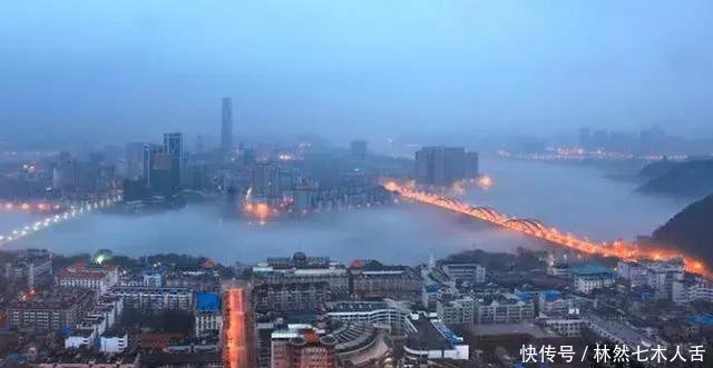 四川爆发地震，重庆成都震感强烈，可为什么重庆从未地震过？