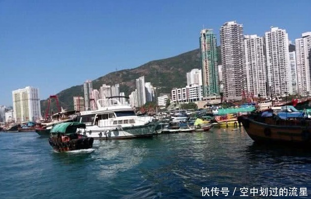  【工资都】在香港普通人一个月工资大约有多少？