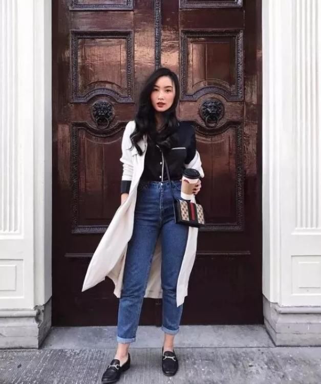  「圈粉」身材矮小样貌平平，158cm亚裔博主凭借一衣多穿，圈粉小个子