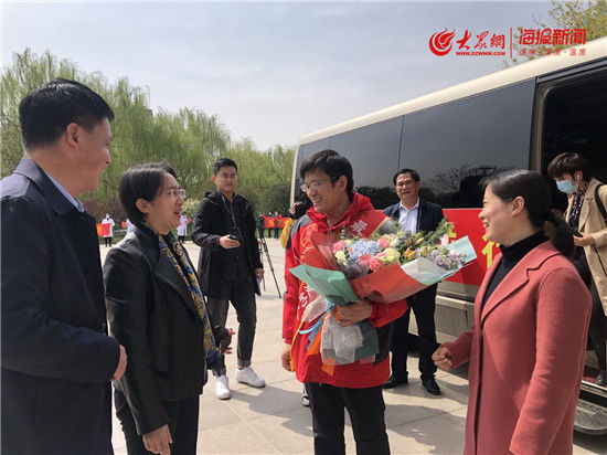  『张宗玉』桓台县首位援助湖北医疗队员张宗玉今日凯旋归桓！