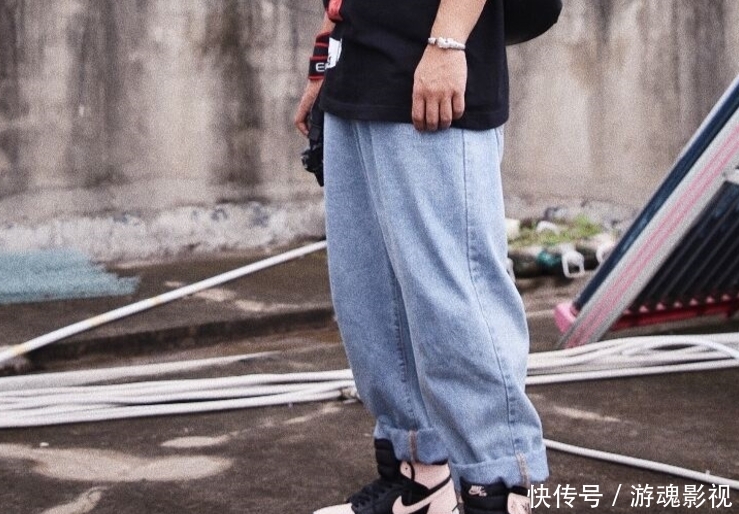 粉色@男女通吃的最强鞋款来了!你get到了AJ 1“黑粉脚趾”的颜值吗?