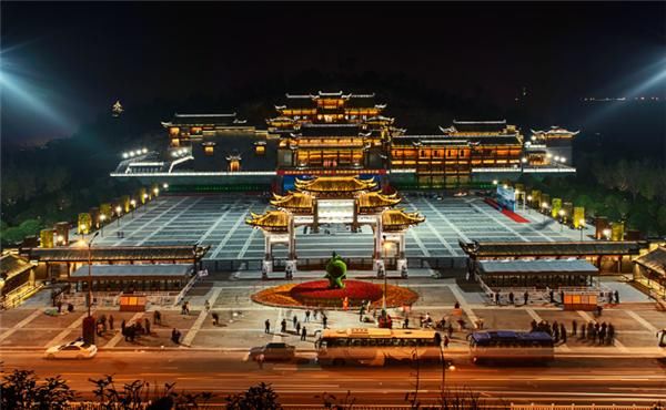  「重庆」很多人说“重庆的夜景已经超过了香港和上海”，你知道