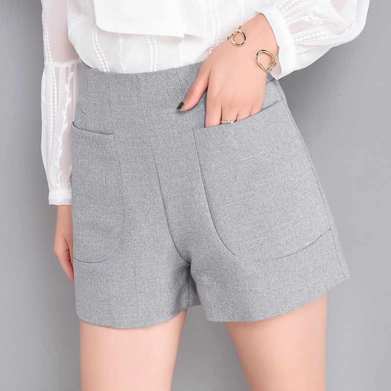 高腰时尚短裤,穿在身上特别的有气质,拉长你腿部美丽的线条