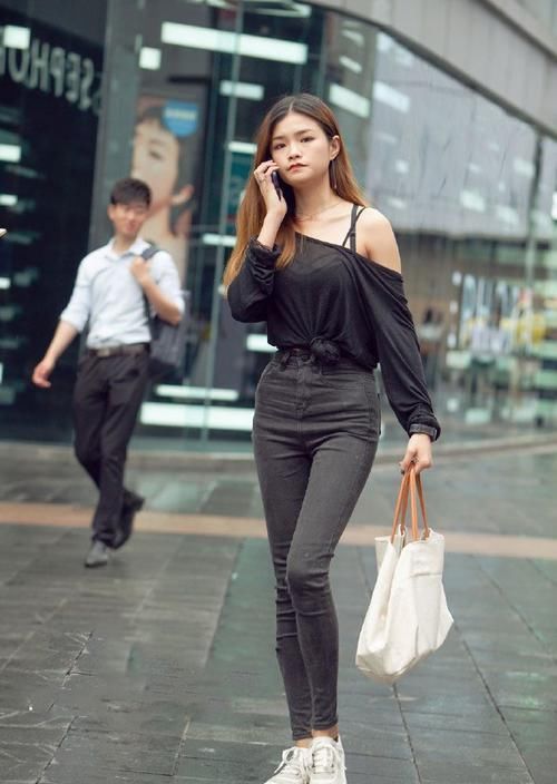T恤|颜值美女,黑色T恤穿出新潮流!