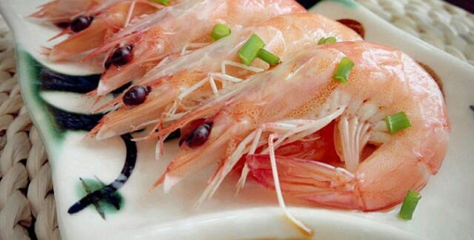  「含量」虾肉蛋白质含量高，一般人群皆可食用，虾不能与哪些食物同吃？
