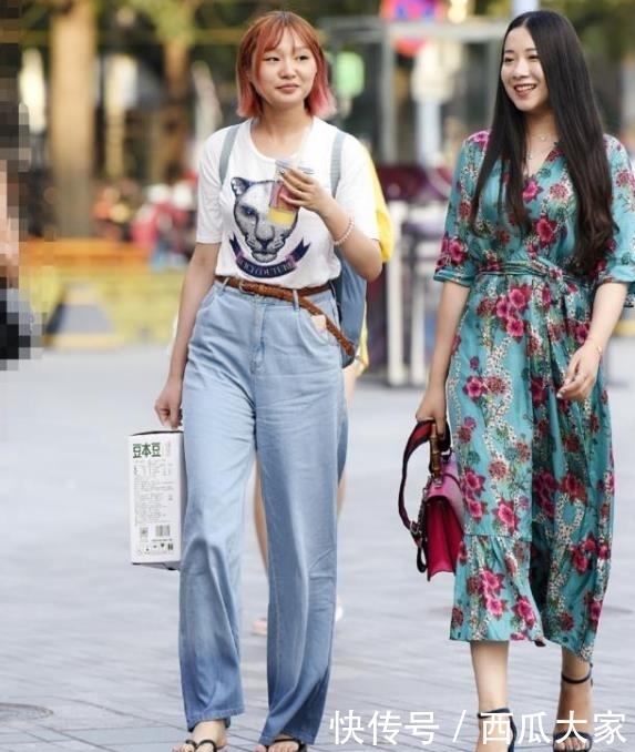 『美女』街拍美女:身材靓丽的小姐姐,搭配吊带短裙,秀出优美气质!