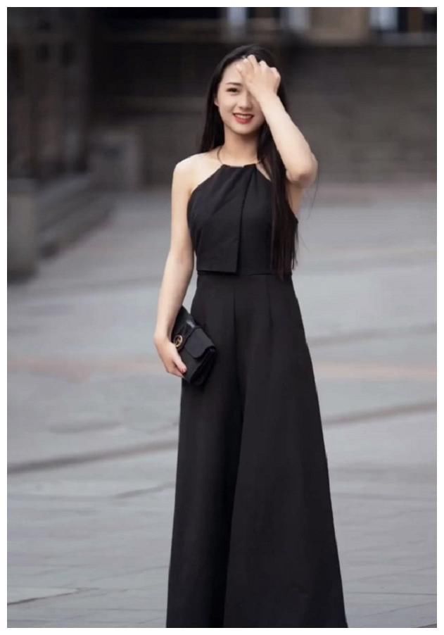 街拍：图1高贵优雅，图2休闲时尚，图3性感身材，女人味十足！