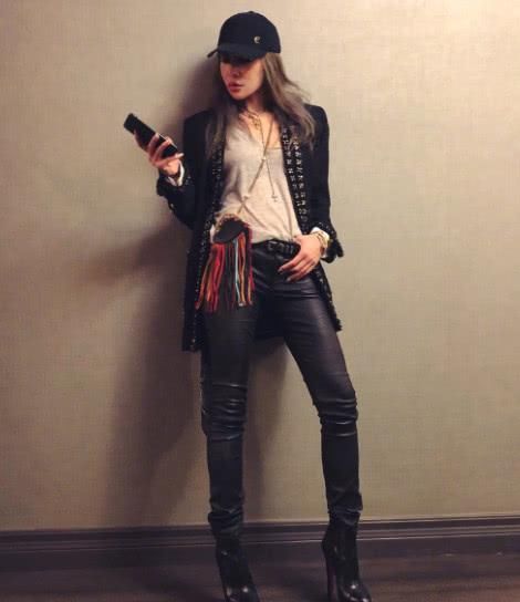 一个被自己玩坏了的明星，至今无人敢娶