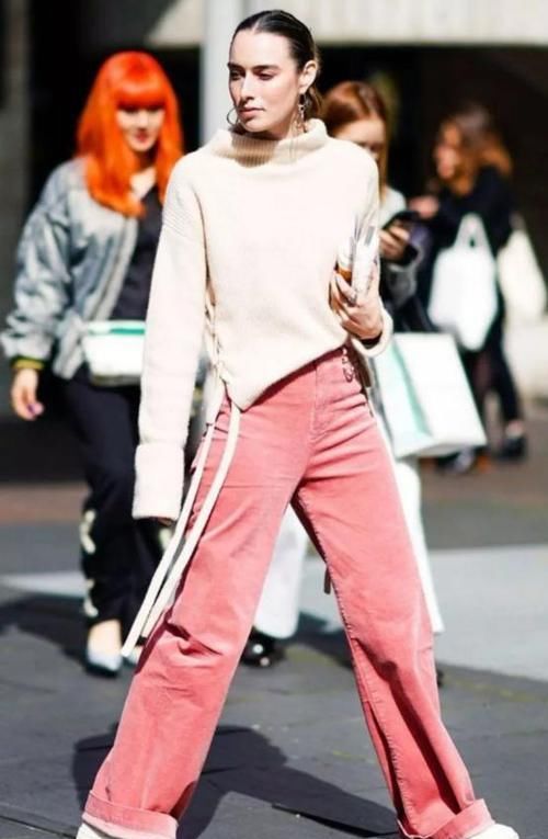 『追求』想要追求复古风,又想来点不一样的,看看父母衣柜里的灯芯绒