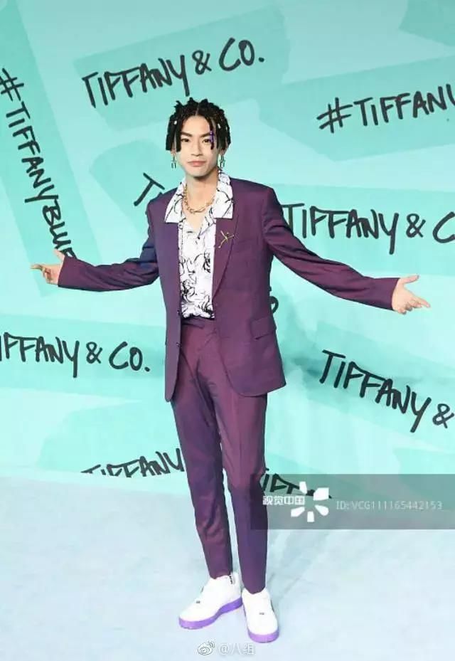 有人惊艳、有人油光满面，这两场时尚活动，精修未修对比明显！