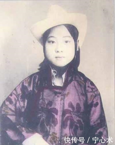  『美女』罕见老照片： 旗袍美女风情万种, 躺在病床的林徽因如同林妹妹!