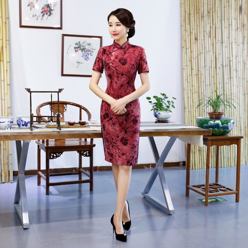 复古丝绒旗袍裙，穿出女性优雅贵气