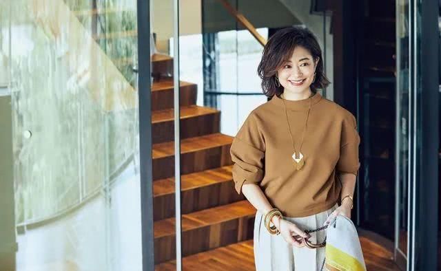  『伊藤真知』他们的基础款也不一般 每一件都能穿很多年